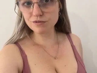 Live sex webcam photo for BustyKellyXXX #6412297