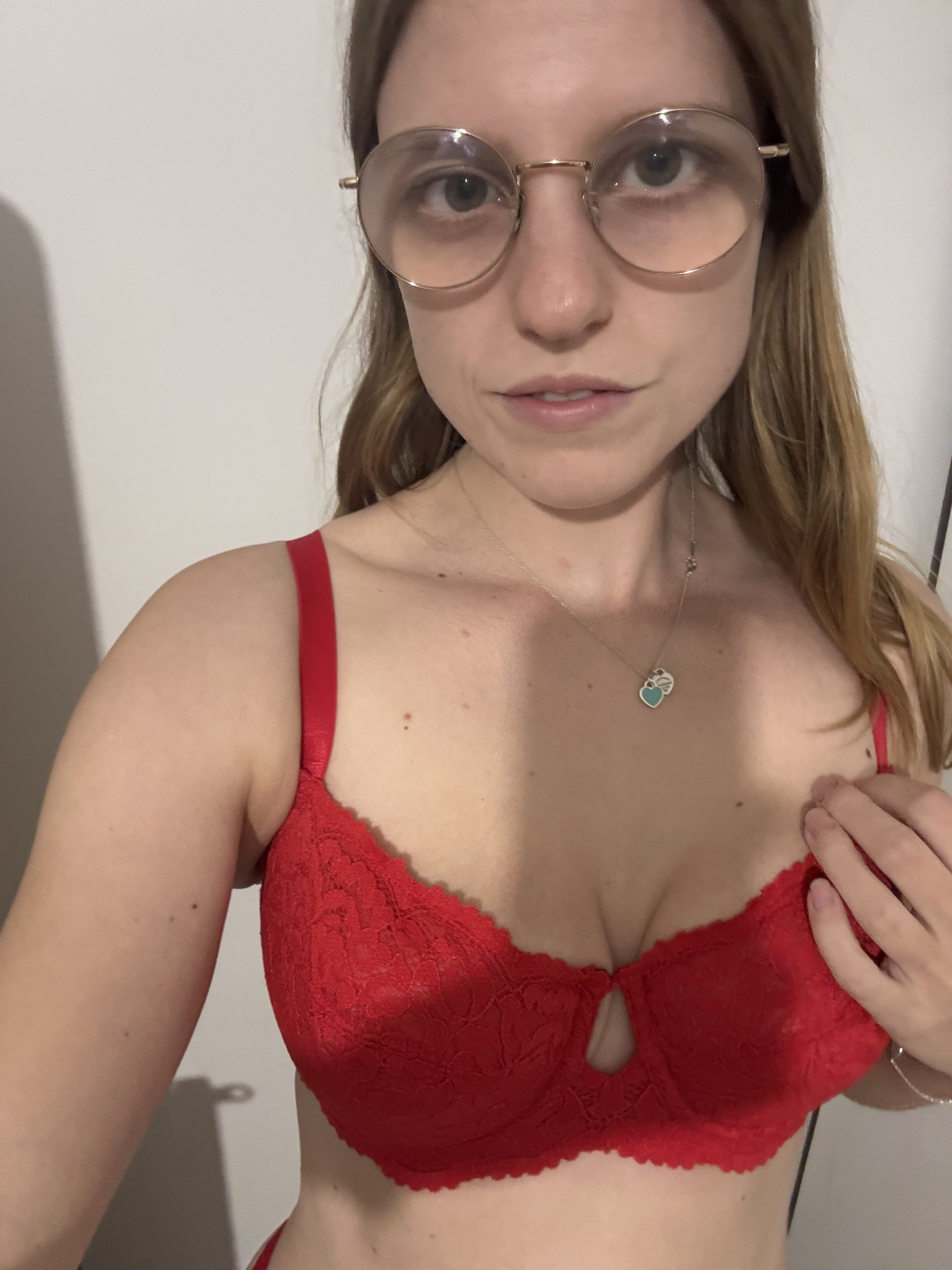 Live sex webcam photo for BustyKellyXXX #8712608