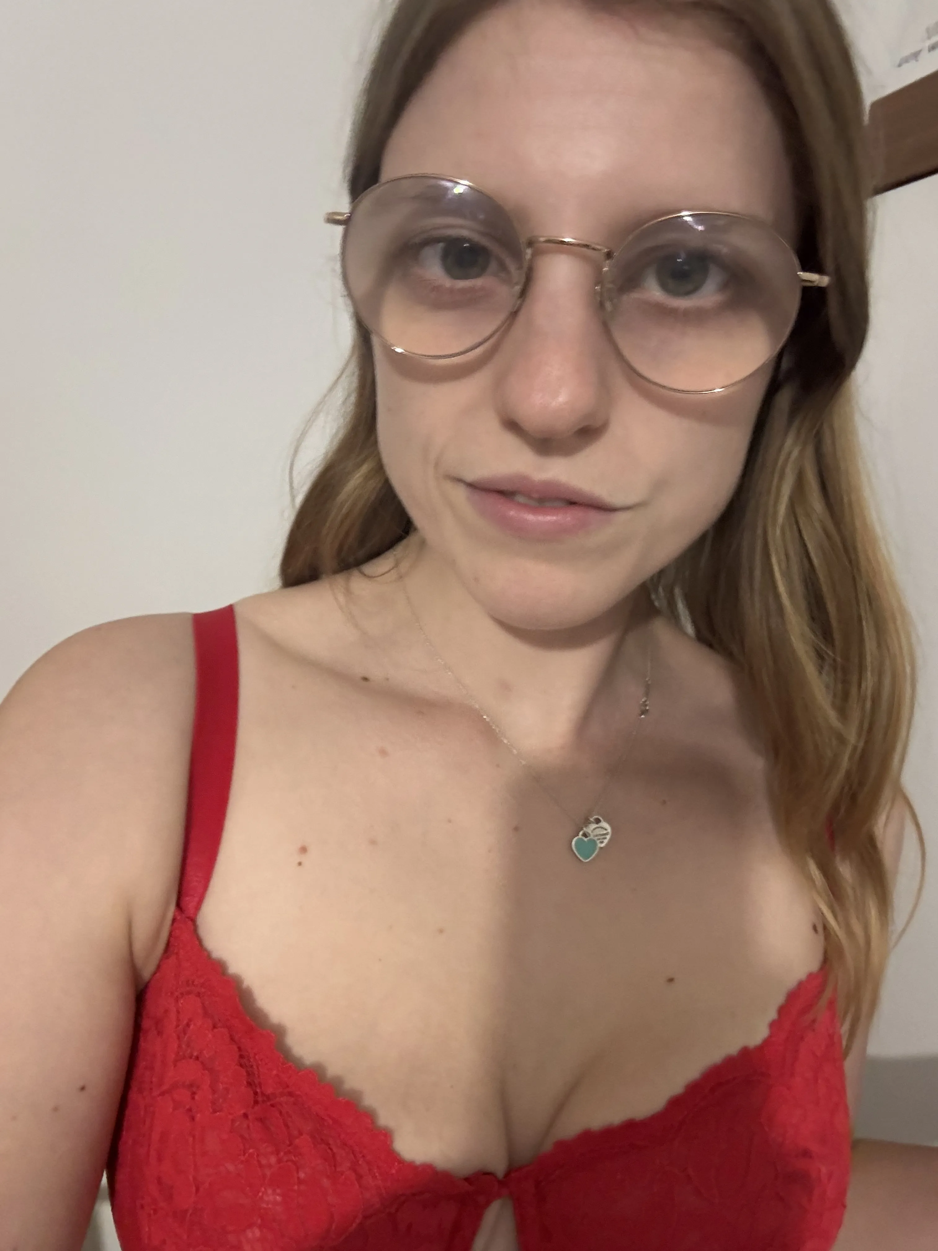 Live sex webcam photo for BustyKellyXXX #8108279