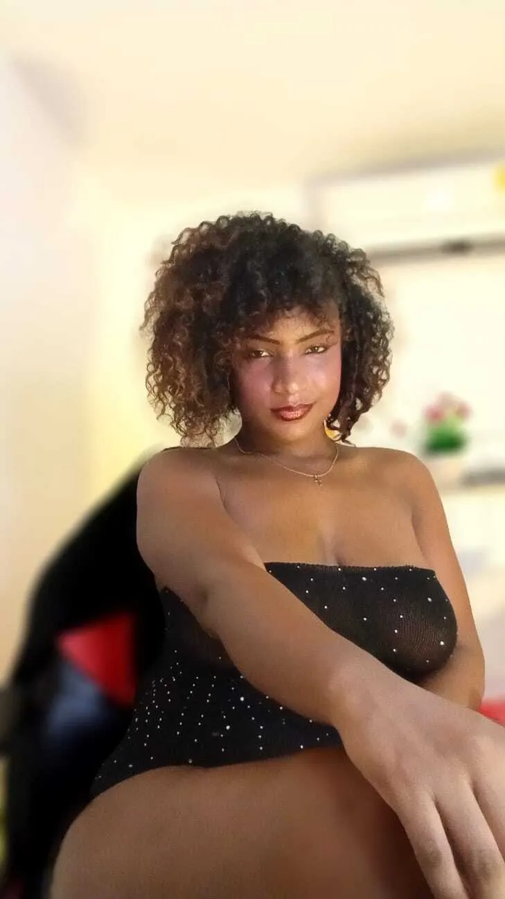 Live sex webcam photo for NikitaKm #7955246