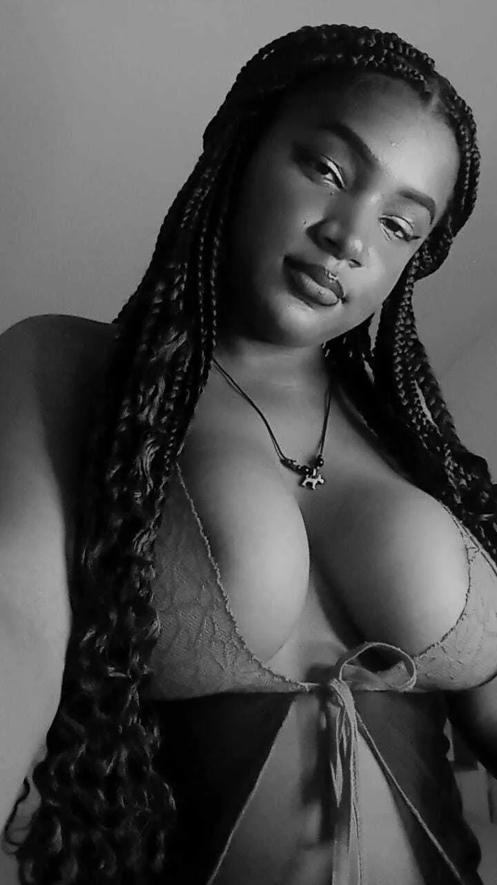 Live sex webcam photo for NikitaKm #7869561