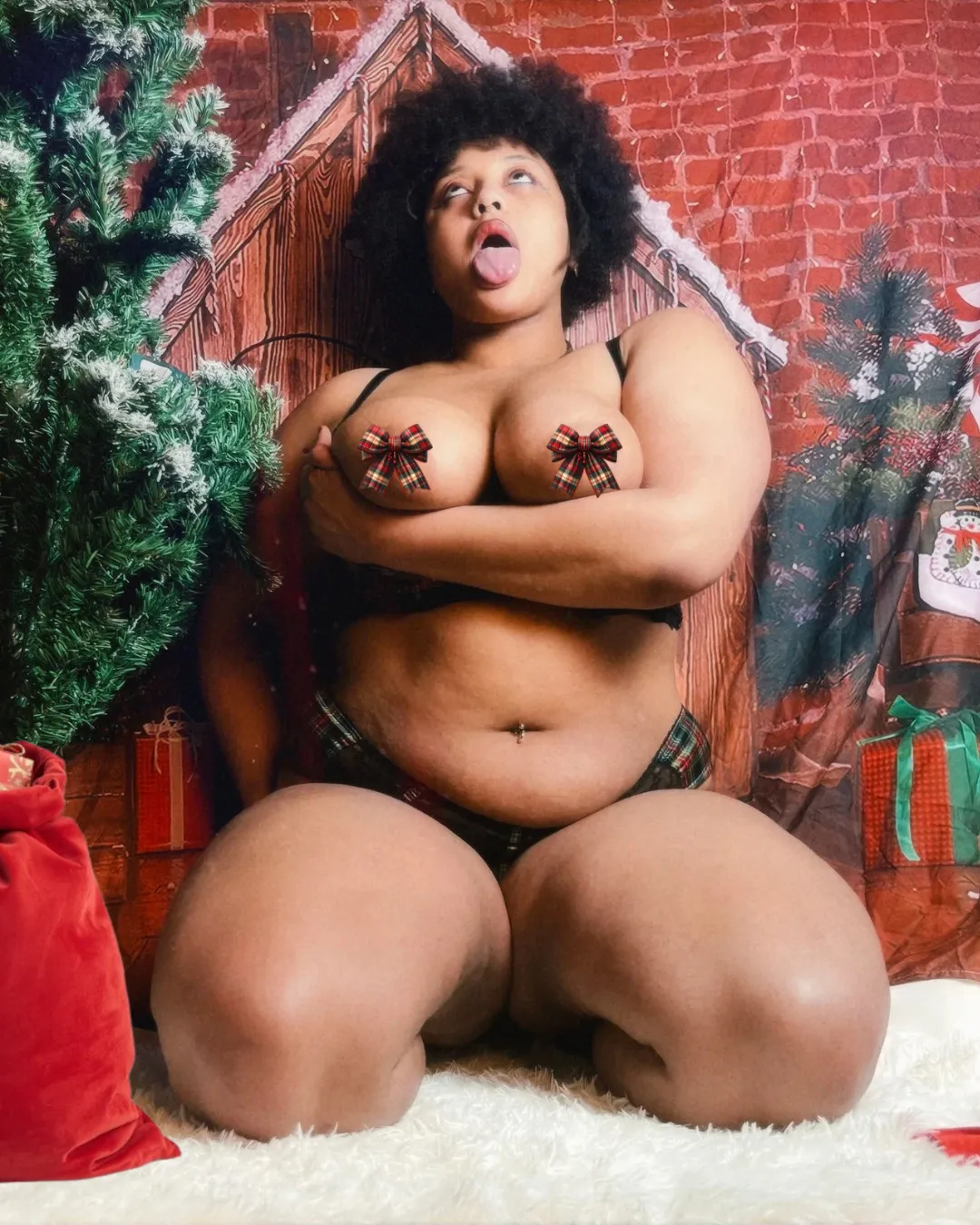 Live sex webcam photo for TheeVixxxen #8230834