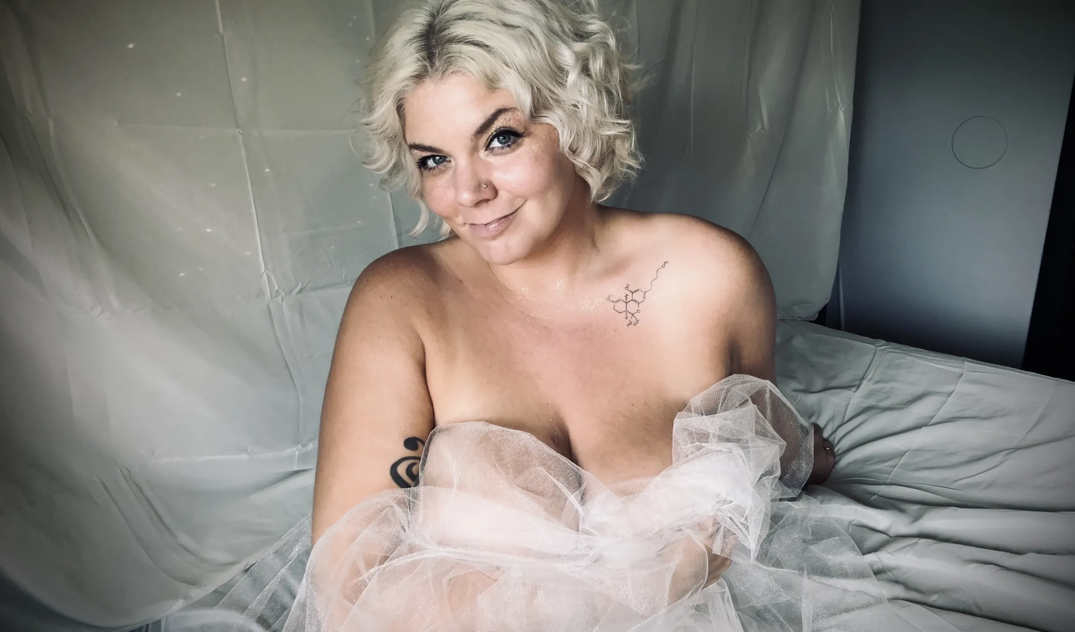 Live sex webcam photo for GoddessPoppy #7256095