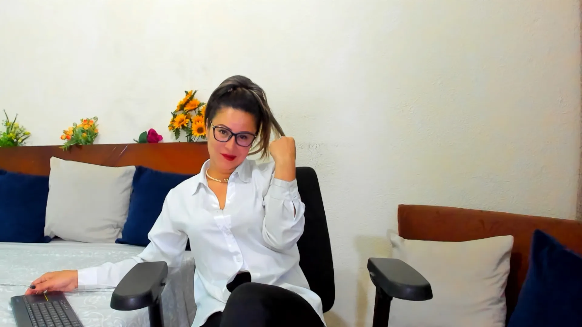 Live sex webcam photo for ALAYACONTE #6072660