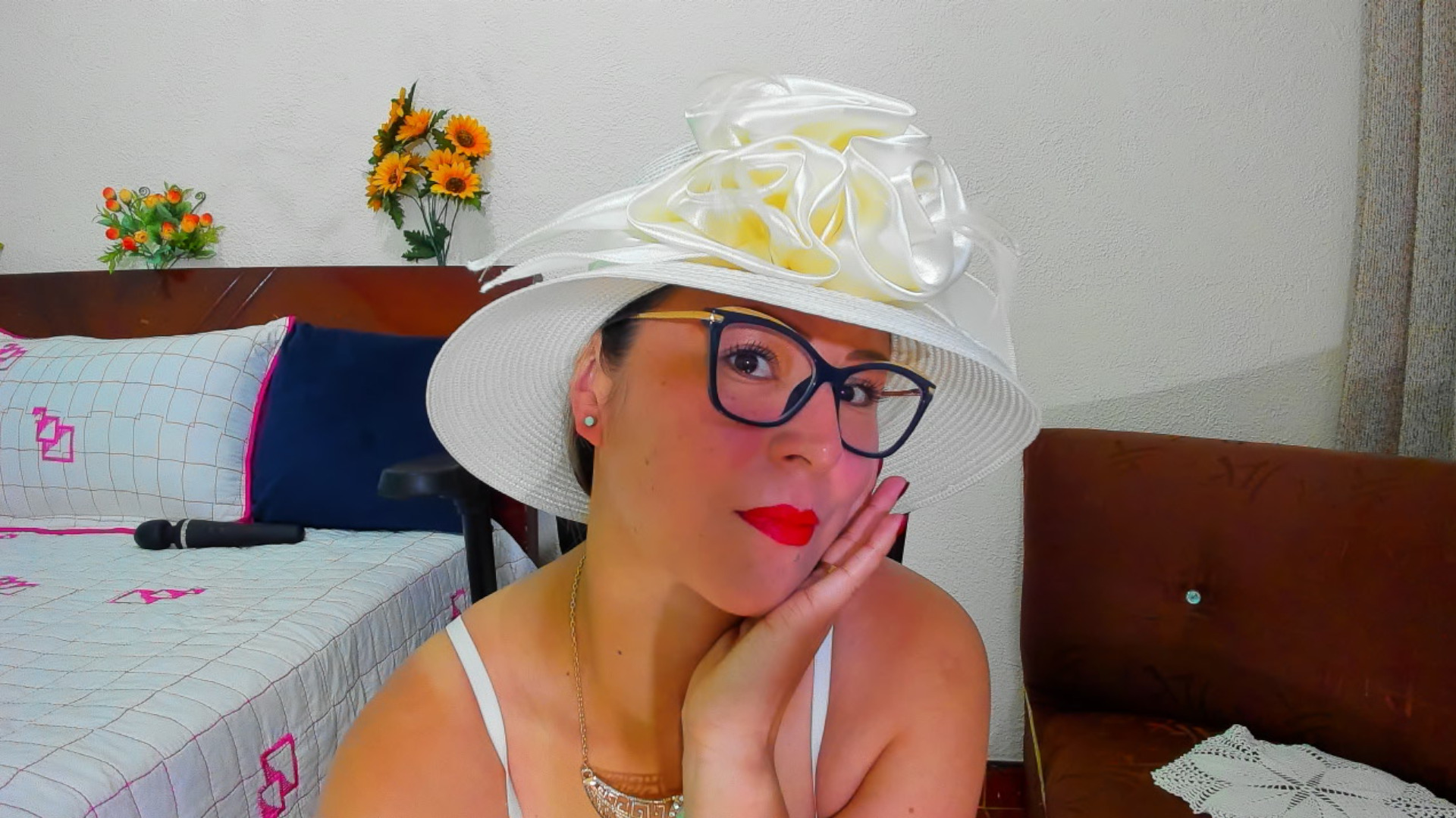 Live sex webcam photo for ALAYACONTE #6072635