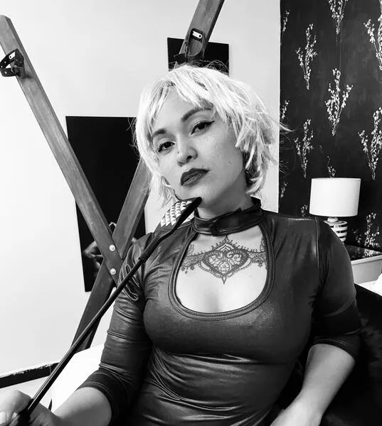 Live sex webcam photo for SashaSstone #6069883