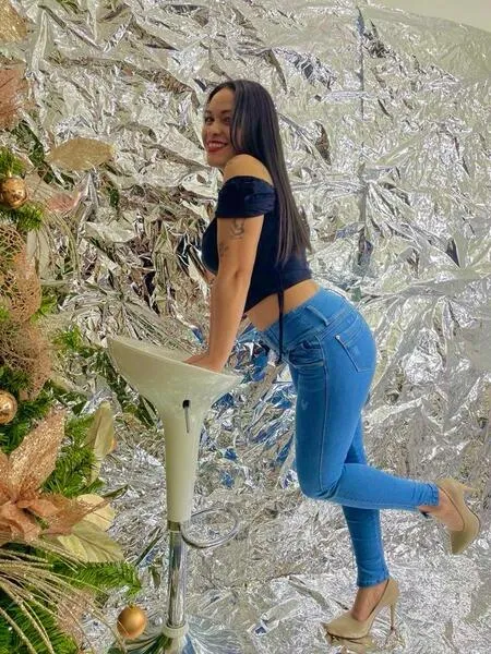 Live sex webcam photo for SashaSstone #6069855