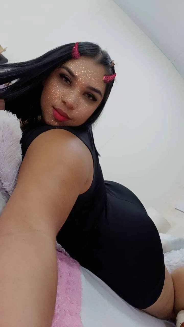 Live sex webcam photo for JosliinWillis #8091730