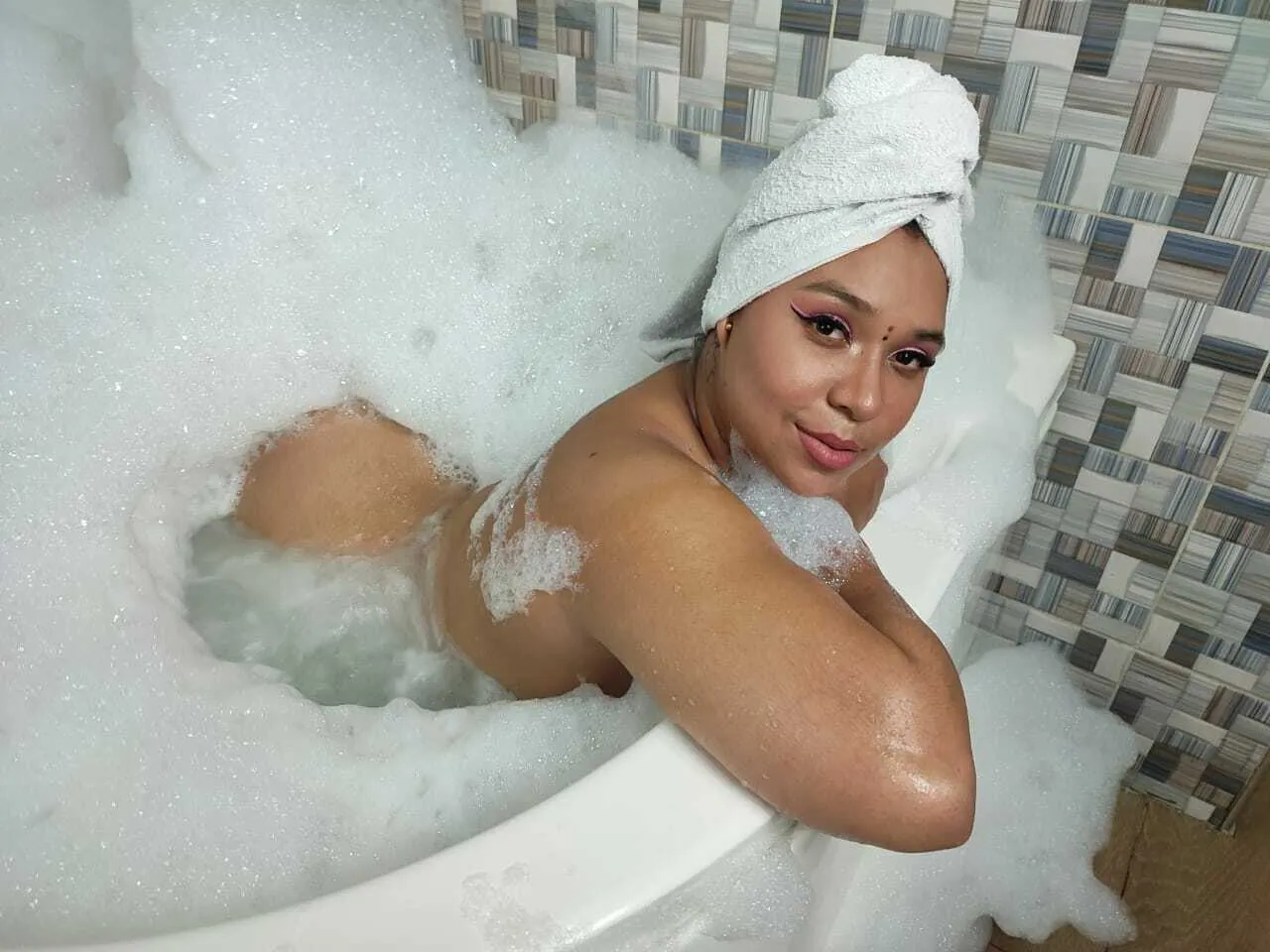 Live sex webcam photo for JosliinWillis #7389015