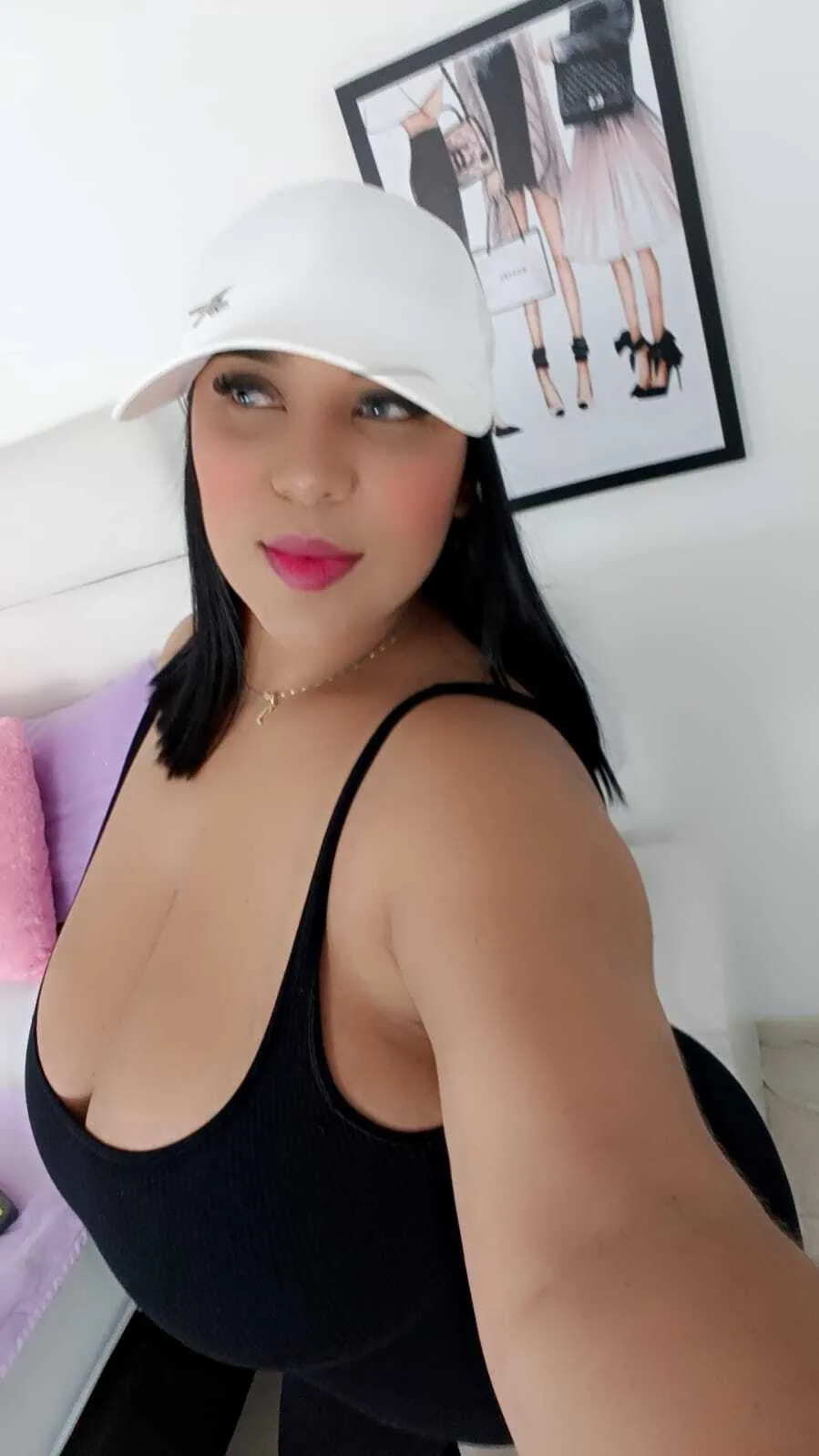 Live sex webcam photo for JosliinWillis #8068198