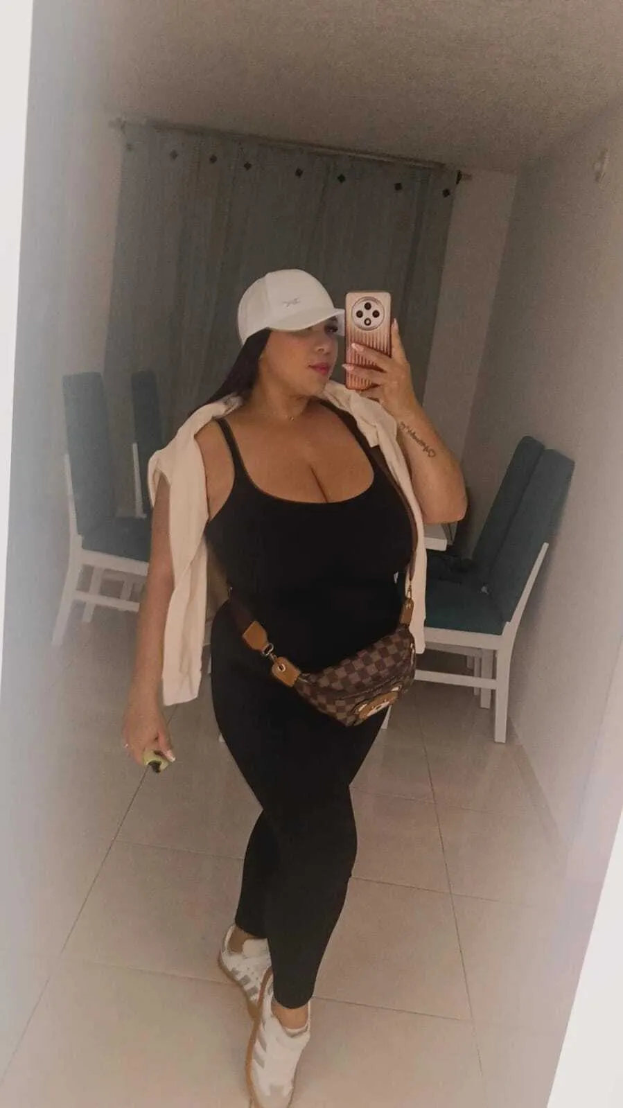 Live sex webcam photo for JosliinWillis #8091733