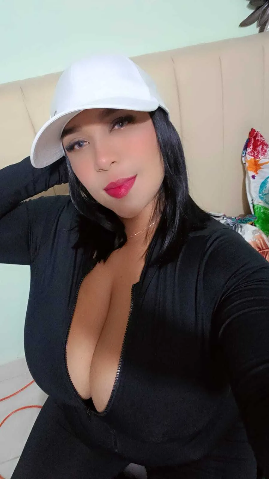 Live sex webcam photo for JosliinWillis #8044716