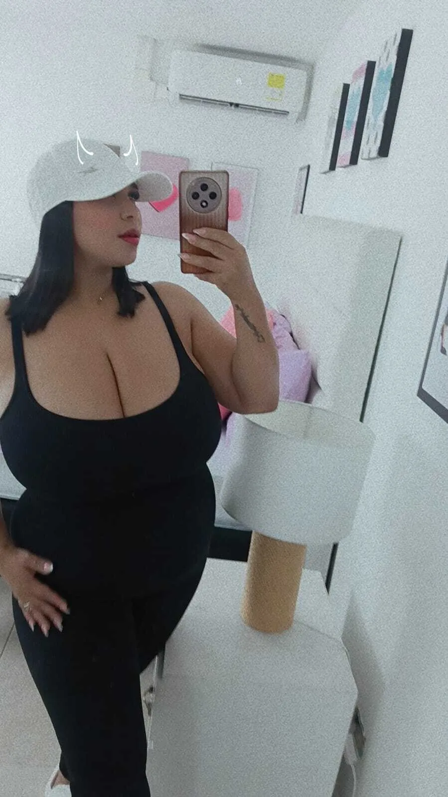 Live sex webcam photo for JosliinWillis #8068199