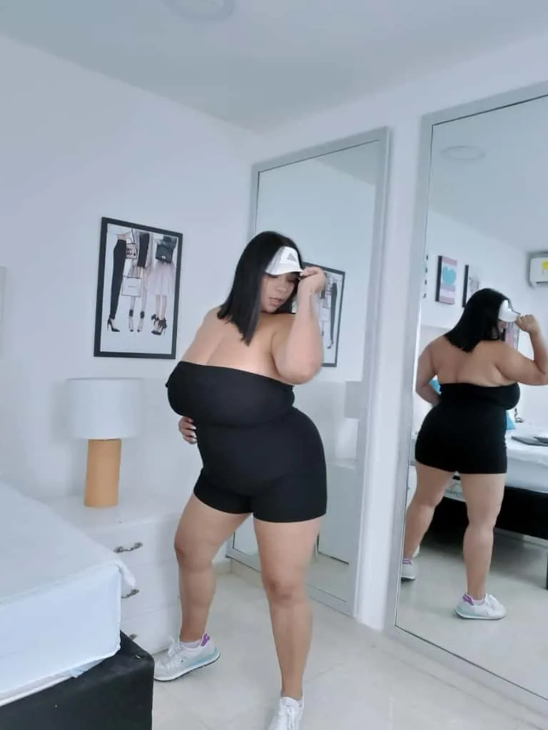 Live sex webcam photo for JosliinWillis #8047636