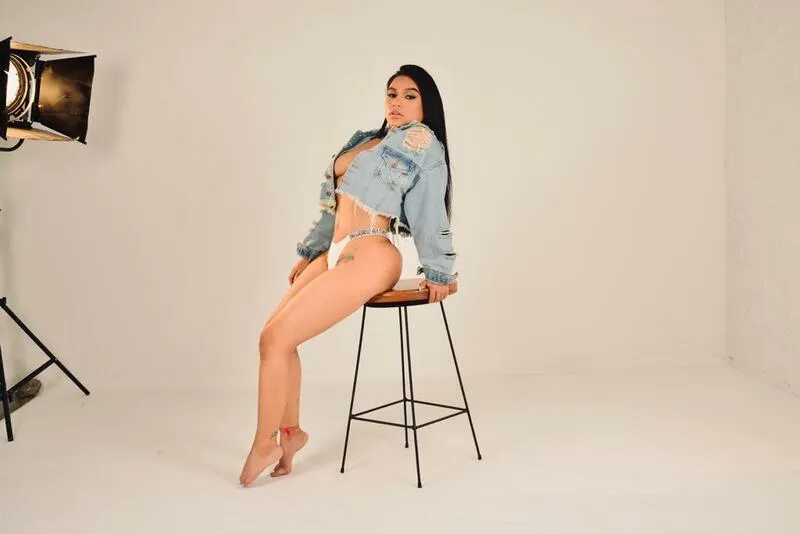 Live sex webcam photo for MiaaOconor19 #4200007