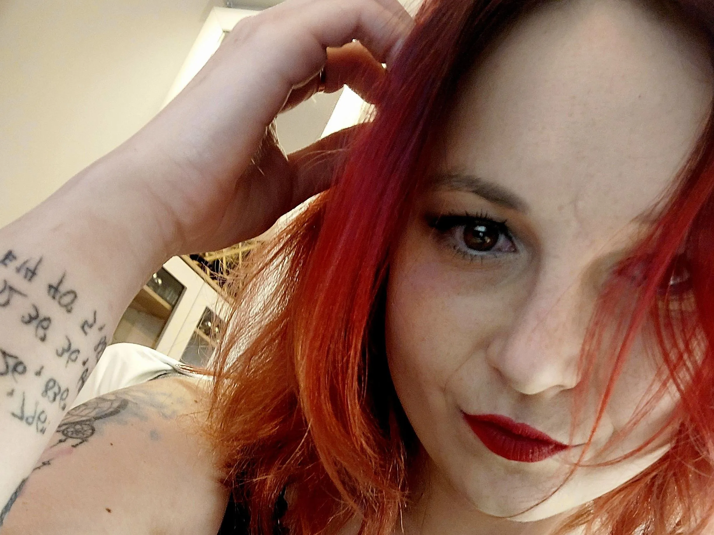 Live sex webcam photo for InezCute #4245952