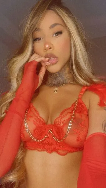 Live sex webcam photo for BellaFerrera #6030019