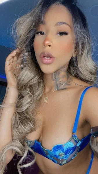 Live sex webcam photo for BellaFerrera #6030018