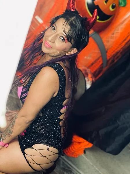 Live sex webcam photo for SexyMatureUnlimited #6047052