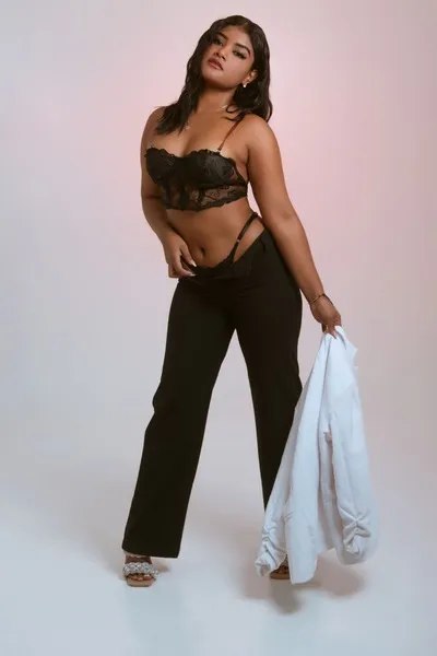 Live sex webcam photo for CarolineRouxss #5311596