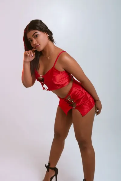 Live sex webcam photo for CarolineRouxss #5311597