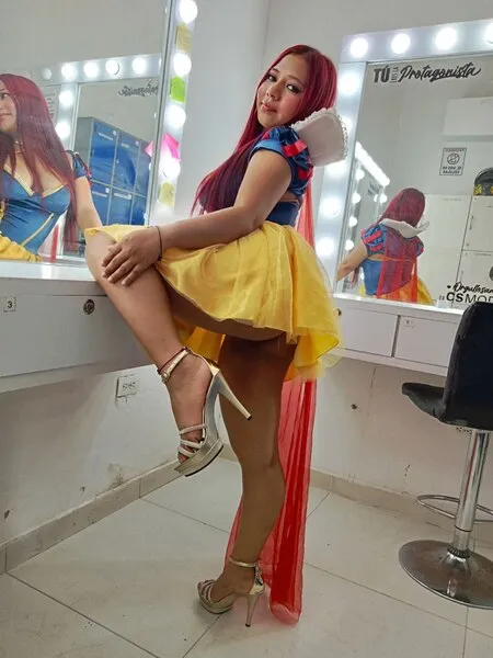 Live sex webcam photo for AlaiaHall #6198640