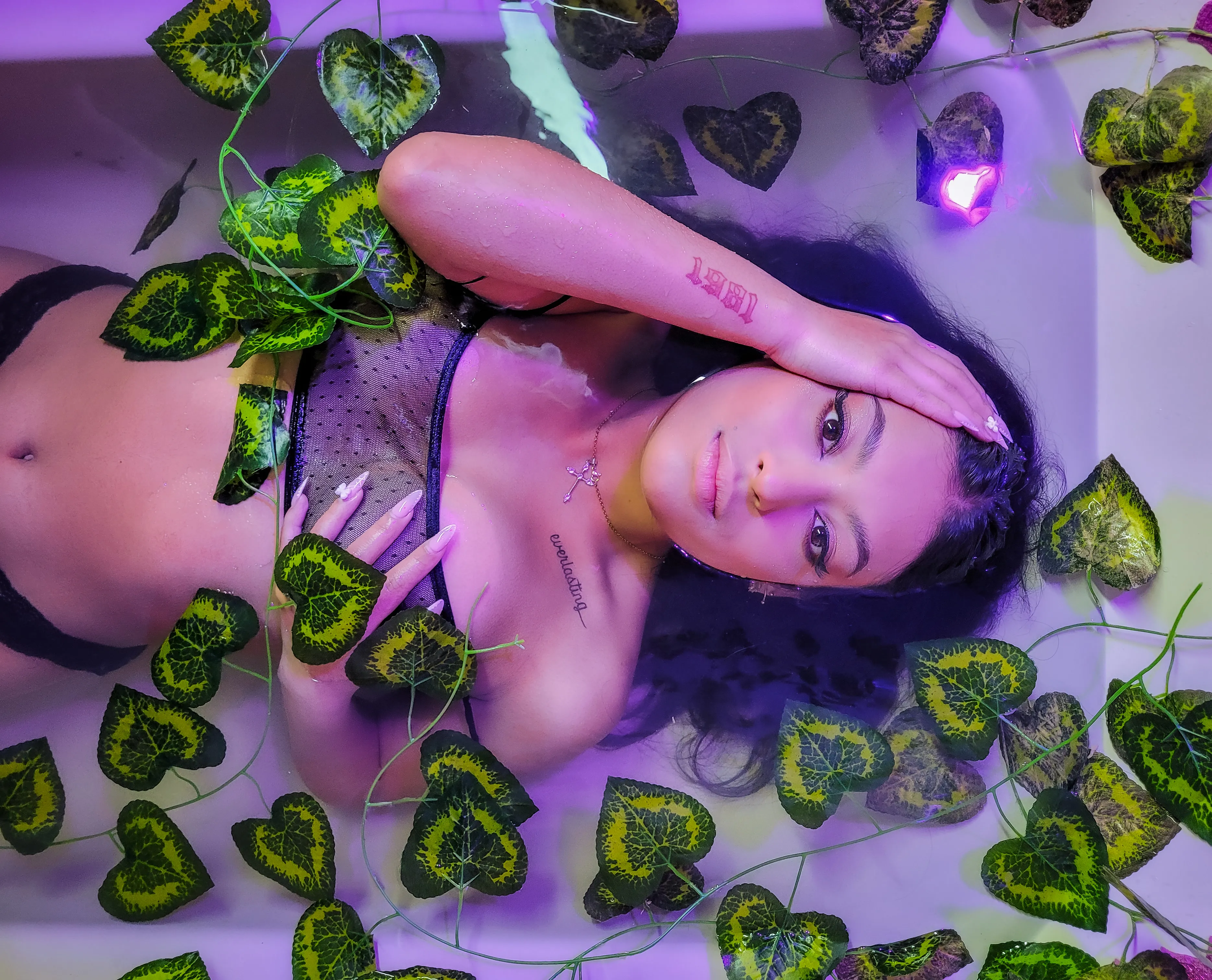 Live sex webcam photo for vannesweet20 #7390735
