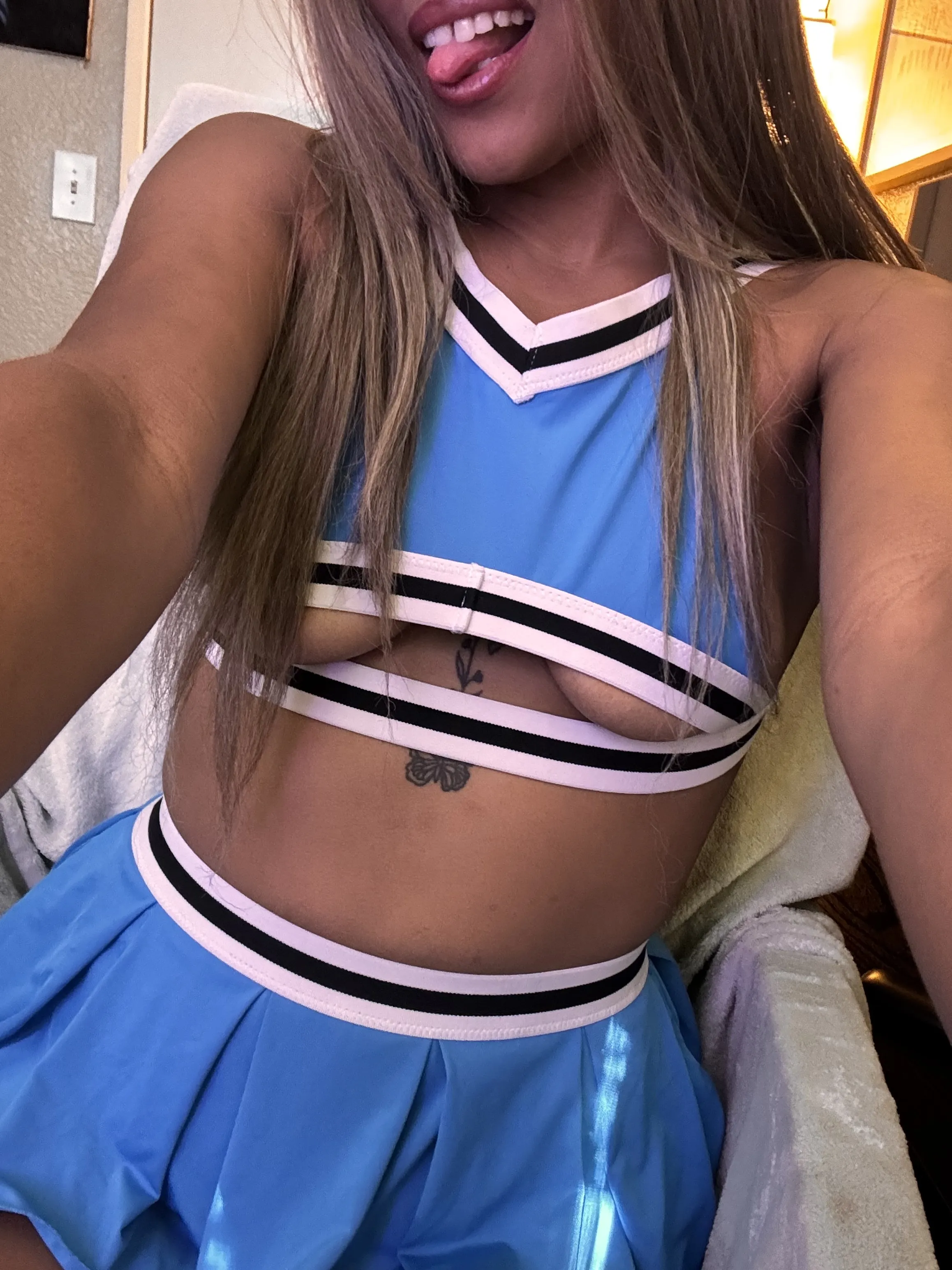 Live sex webcam photo for CeCeMia #7472327