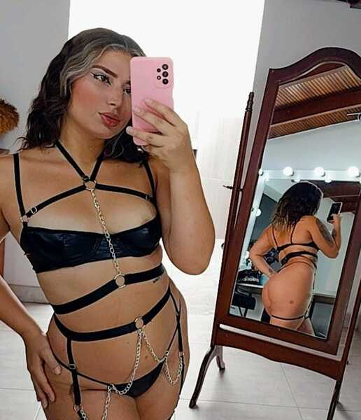 Live sex webcam photo for IvyCollyns #4202565