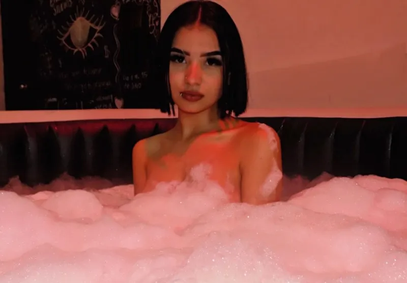 Live sex webcam photo for MoniicaRocha #5581766