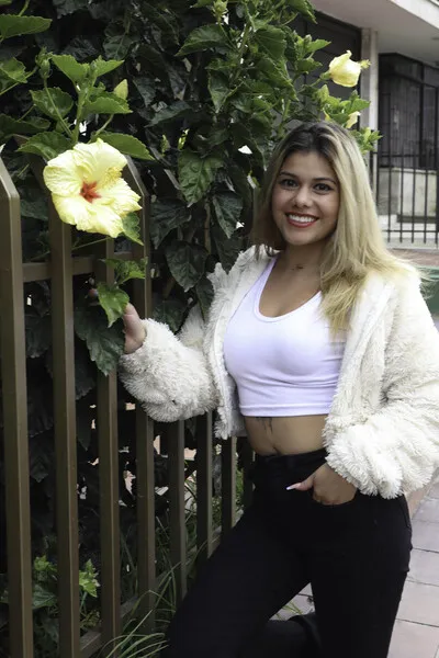 Live sex webcam photo for Kiimnatasha #6166696