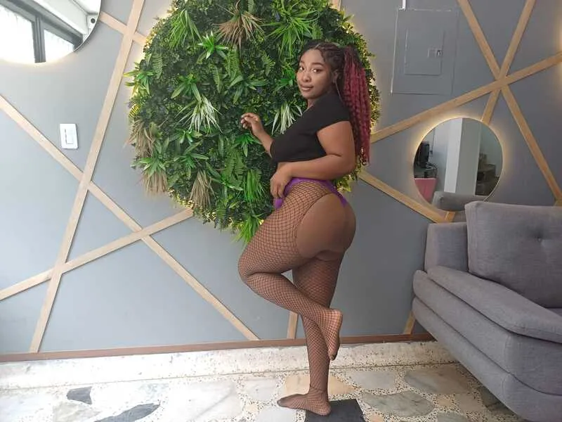 Live sex webcam photo for MadisonLloyd #6105338