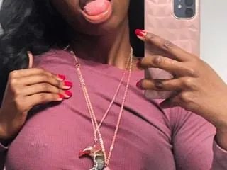 Live sex webcam photo for Royalbliss #6594119