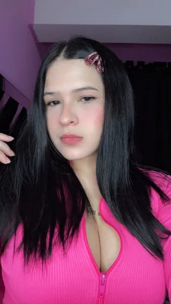 Live sex webcam photo for zarasquirt18 #5597937