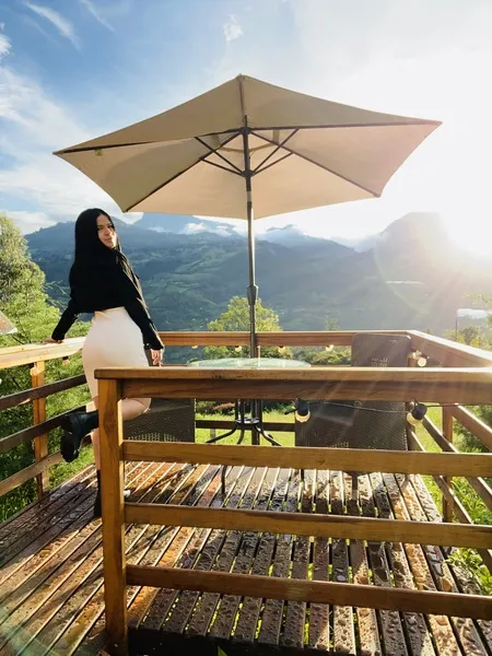 Live sex webcam photo for zarasquirt18 #6286289