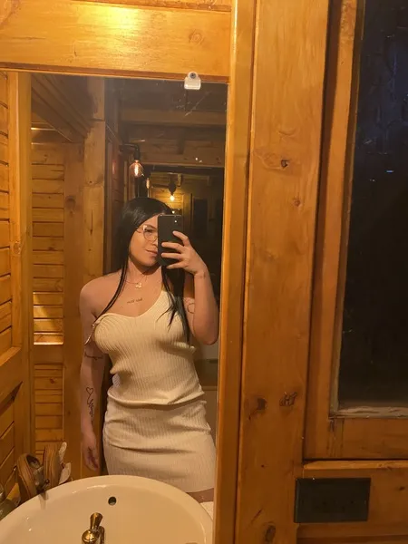 Live sex webcam photo for zarasquirt18 #6286290