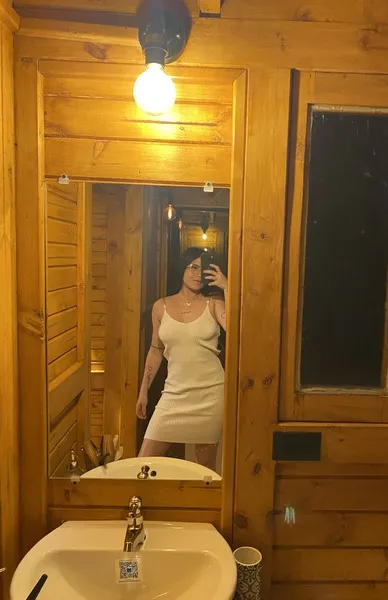 Live sex webcam photo for zarasquirt18 #6286291