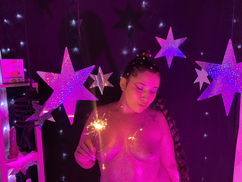 Live sex webcam photo for Maye96 #6172274