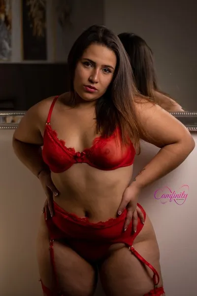 Live sex webcam photo for Maye96 #6172302