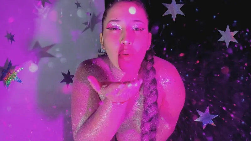 Live sex webcam photo for Maye96 #6172279