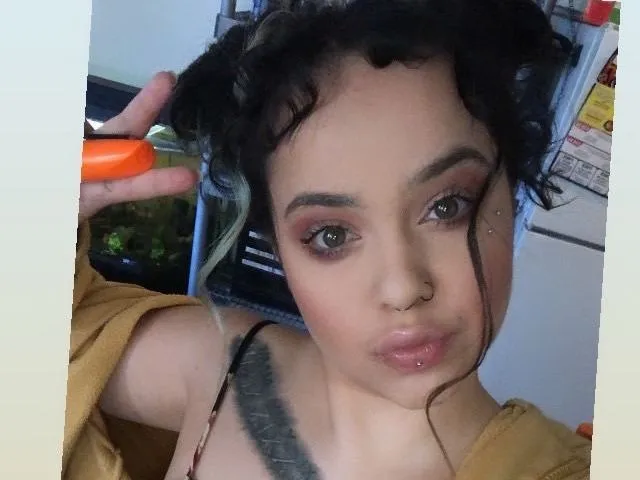 Live sex webcam photo for AudreyMonse #4261989