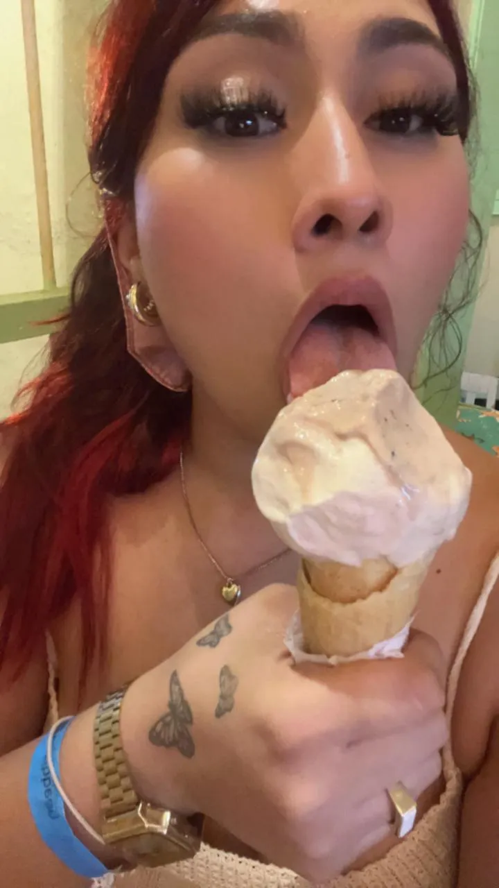 Live sex webcam photo for ShiaraRussi #7371557