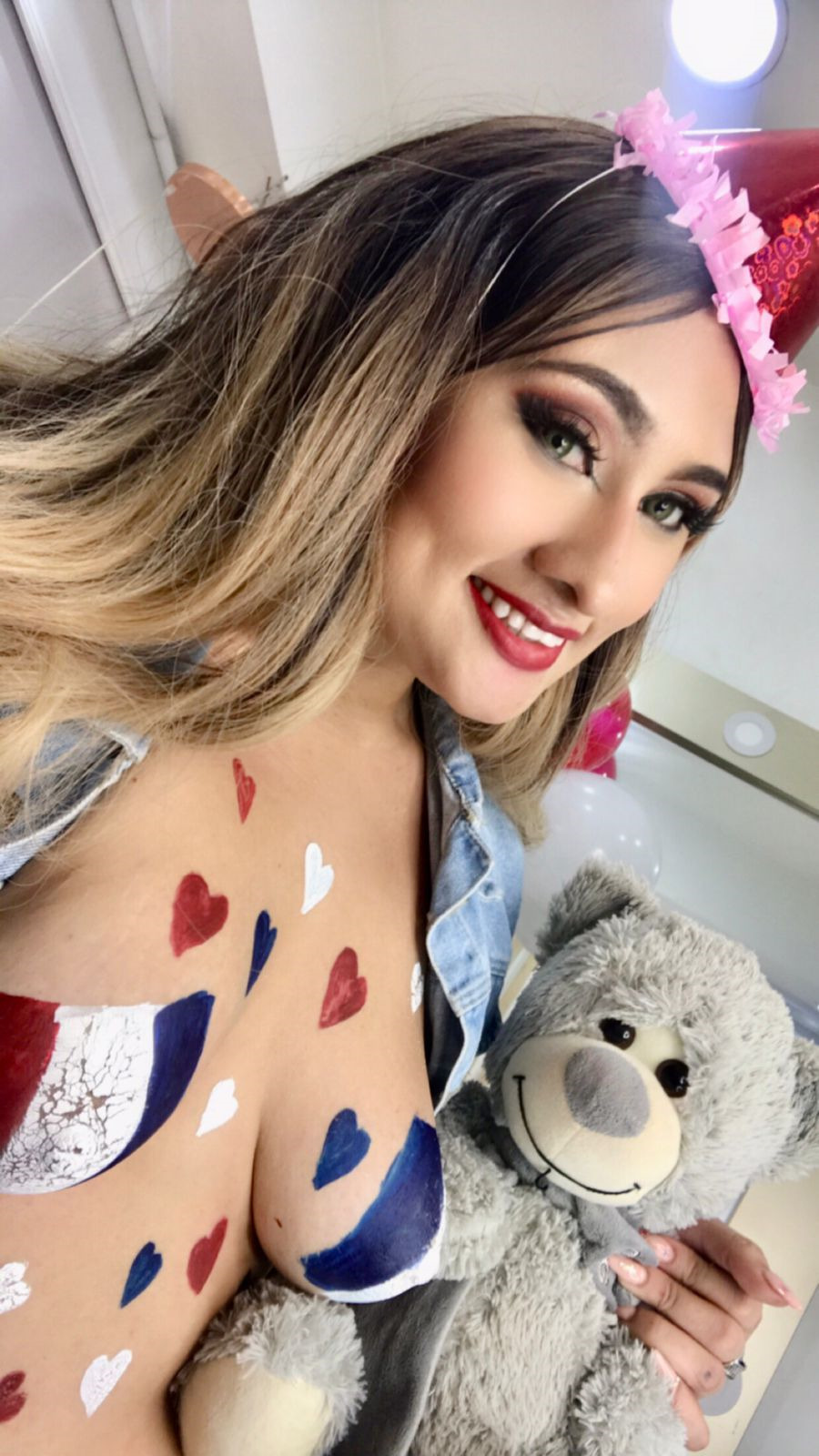 Live sex webcam photo for ShiaraRussi #7371503