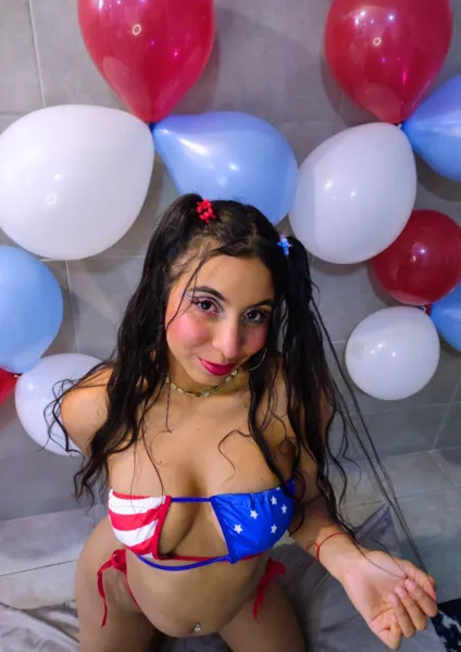 Live sex webcam photo for SophiiaCarther #5404459