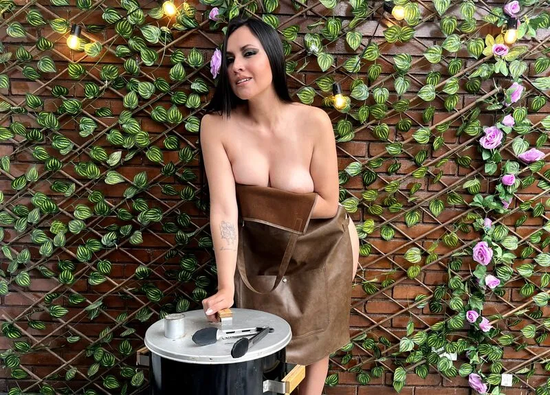 Live sex webcam photo for MiaBelussie #5663133