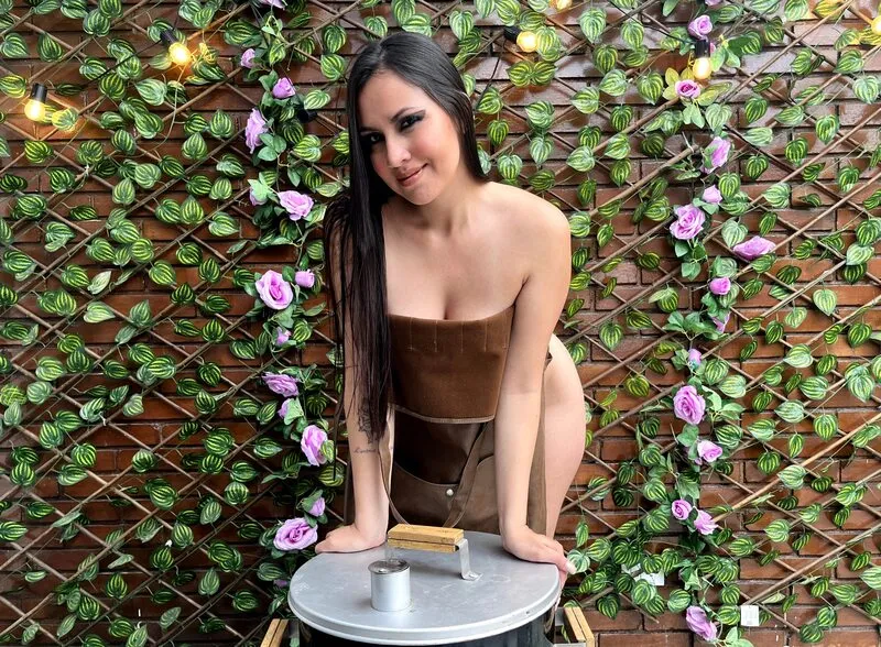 Live sex webcam photo for MiaBelussie #5663130