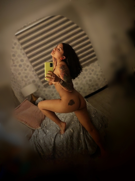 Live sex webcam photo for DinnyBrownn #6021938