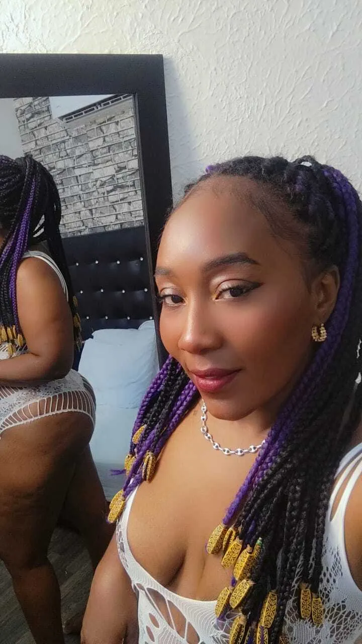 Live sex webcam photo for Kiiaraevanss #7326007