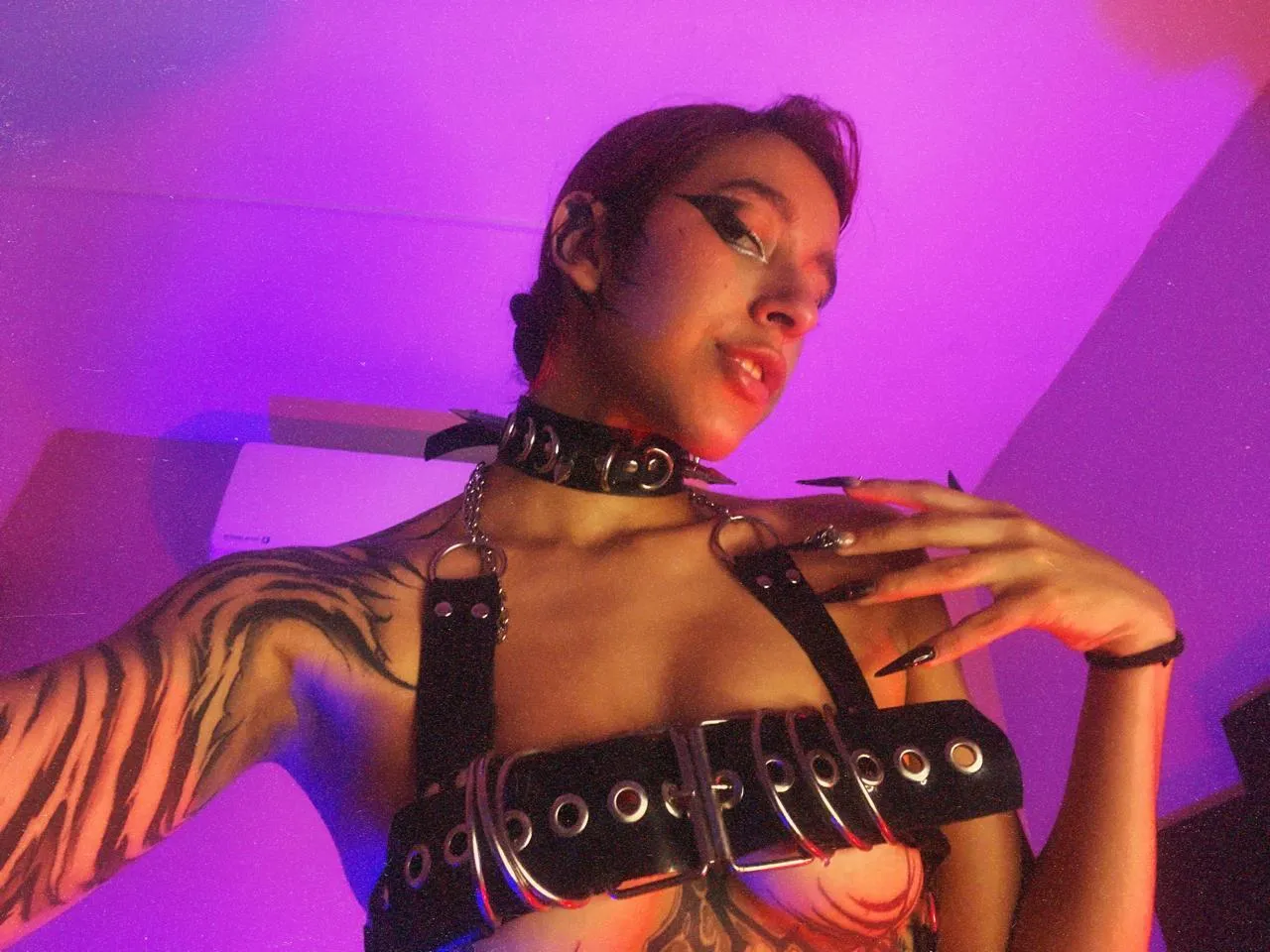 Live sex webcam photo for ALICEPOIXXXON #7916685