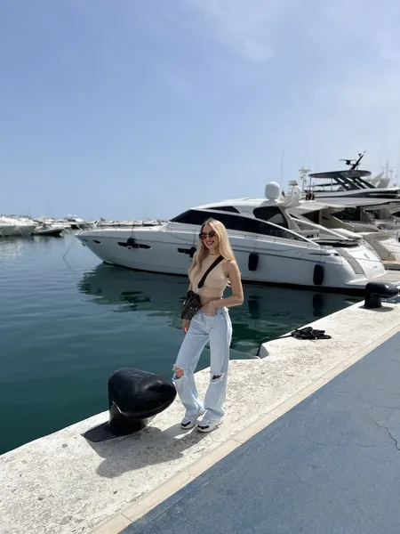 Live sex webcam photo for KylieVone #7136059